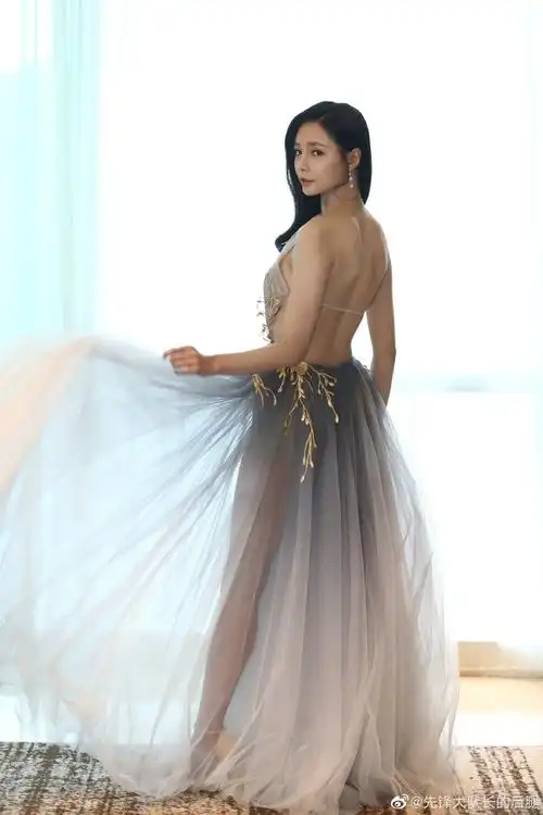 沈梦辰碎片 后面是泳装93