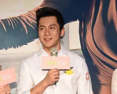 李晨是他的继子,他却视李晨为亲生孩子,如今李晨为他养老送终_继父