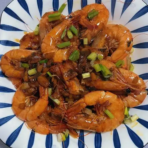 简单版酱香油焖虾超级香宝宝吃的停不下来