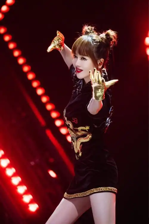 乘风破浪的姐姐2三公左小青尽力不辜负自己便是最好的乘风破浪