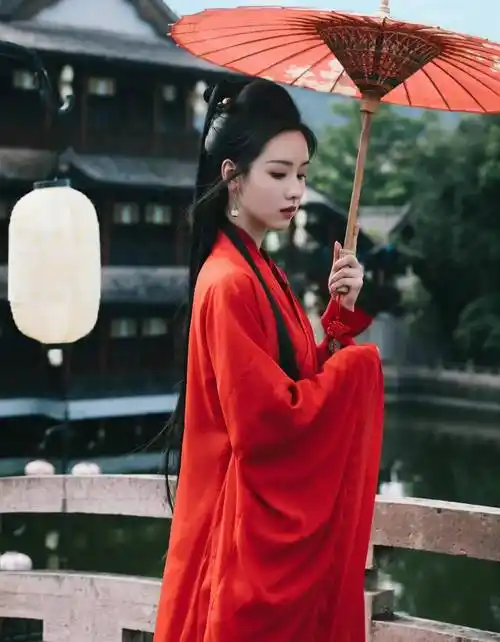 盘点那些年51位出彩的女明星红衣造型,你更喜欢哪一个?