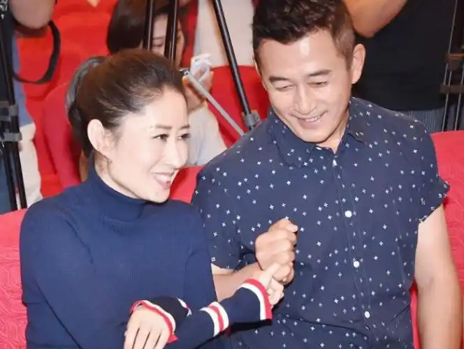 的人,出道20年没有经纪人,离婚就大红大紫|王凯|胡歌|刘敏涛_新浪新闻