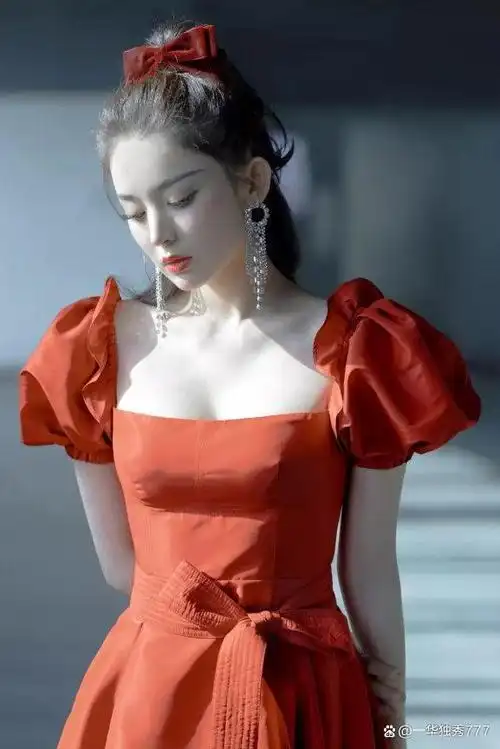 古力娜扎,长得太美已足够,其它的没必要去强求