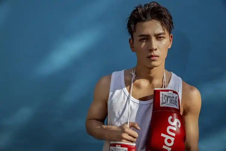 洪尧肌肉运动写真图片45