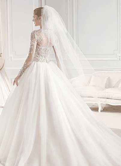 被昆凌的婚纱惊艳?裸背嫁衣可以有