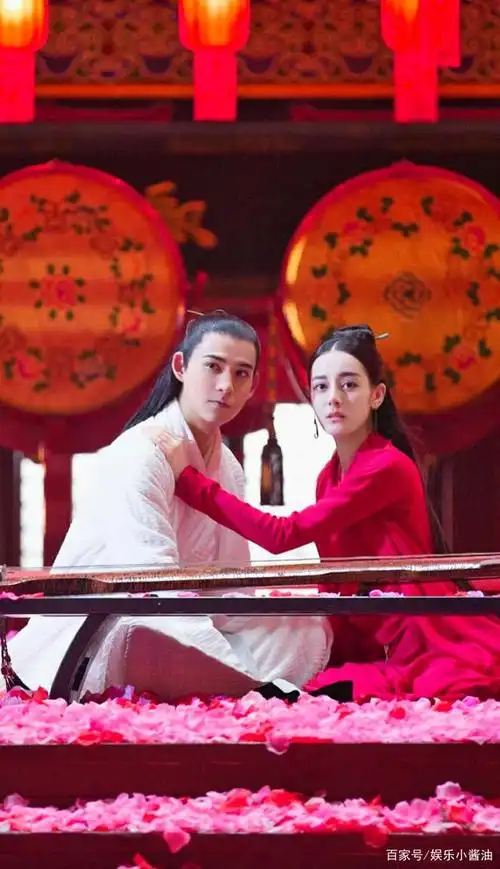 《烈火如歌》迪丽热巴周渝民美图分享,虽相差11岁但cp感爆棚!