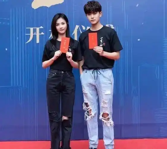 在官方给出的数据中,任嘉伦的身高有1.