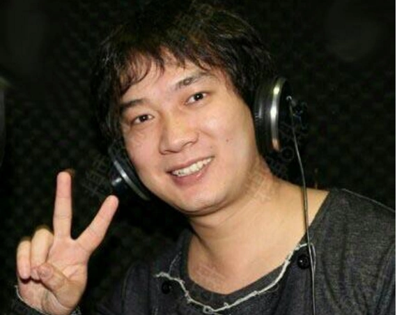 熊二的配音演员张秉君,男:2004年配音动画片《猪猪侠》配音猪猪侠