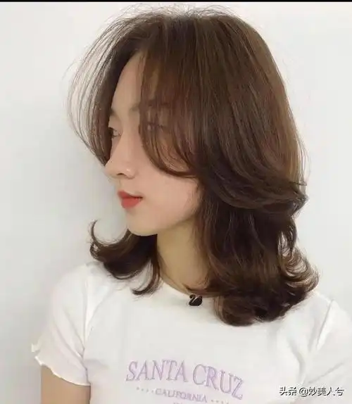 减龄中长发烫发型图片(中烫发发型图片2018)