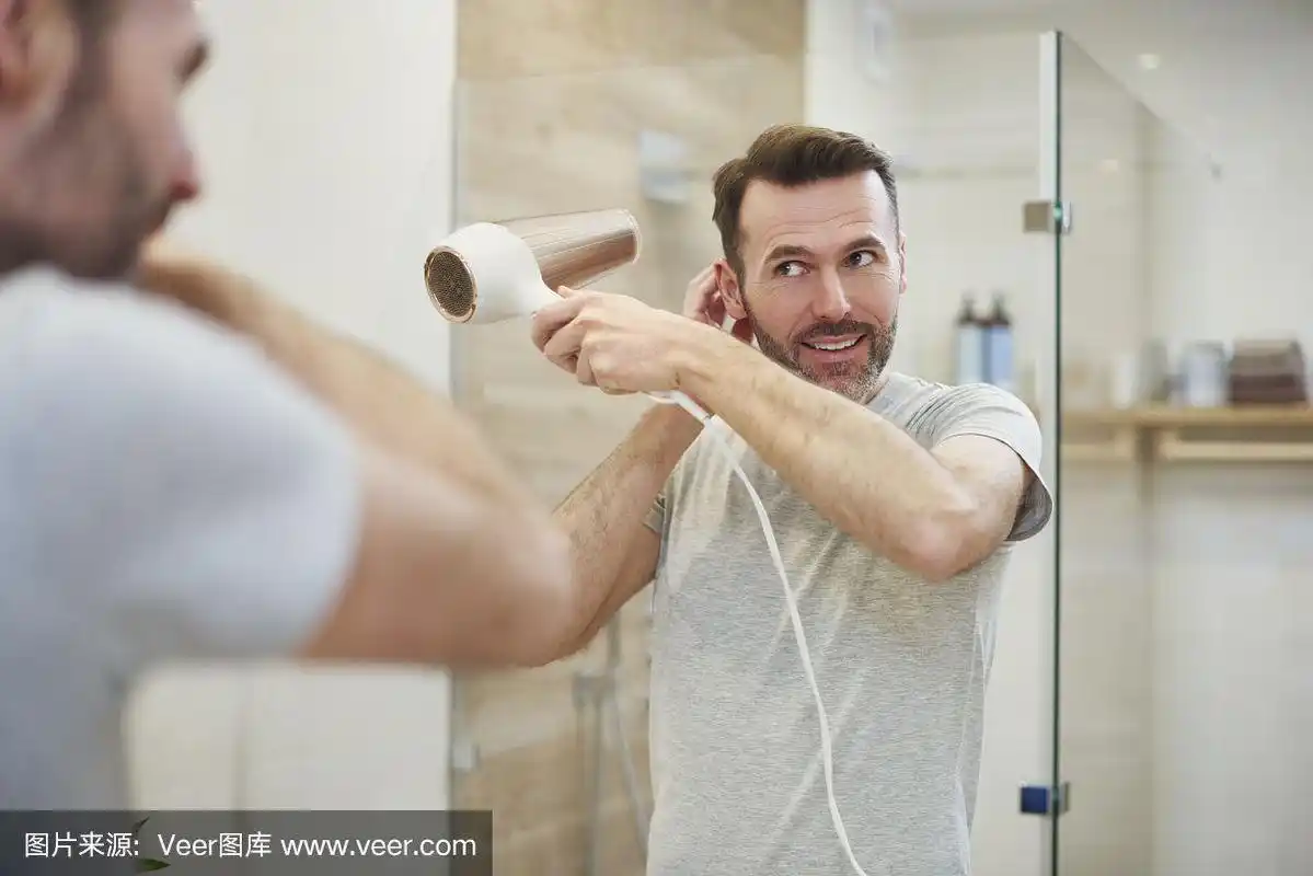 男人,吹风机,浴室,吹干头发,波兰
