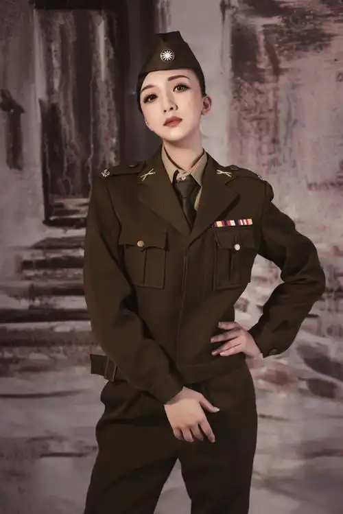 什么军衔? 国军军统女特工司令员机要秘书.