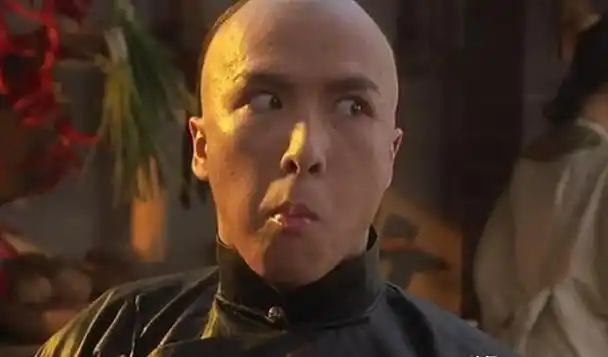 《新龙门客栈》演员现状,店小二成画家,路边小女孩已成大明星