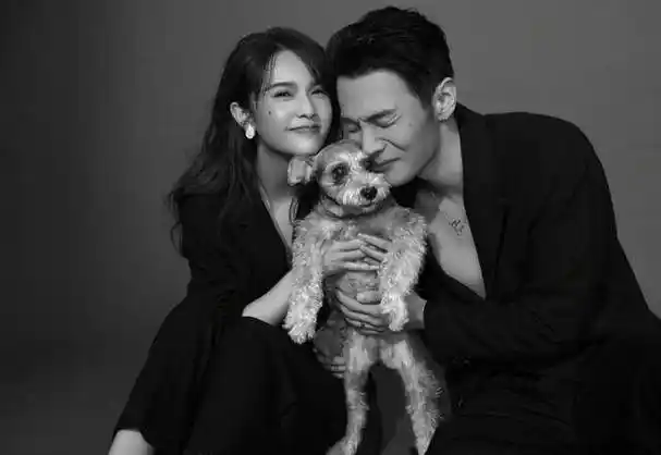 李荣浩求婚视频曝光,全程紧张又感动,昔日可爱教主修成爱情正果