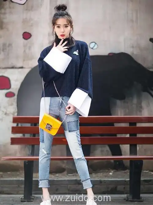 女明星时尚包包街拍戚薇如今成爱包狂魔率性巧搭配