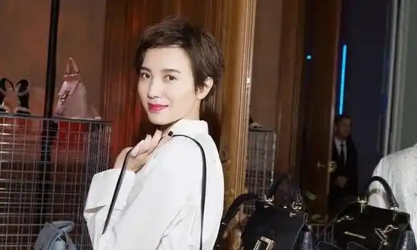 回顾宋佳因事业放弃陈龙因婚姻放弃张黎现与黄少峰长相厮守