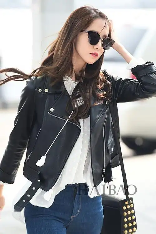 少女时代组合成员林允儿3月29日韩国仁川机场街拍:身着golden goose"