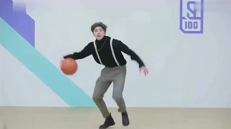 用pdd的方式打开蔡徐坤打篮球视频,还唱起了鸡你太美-游戏视频-搜狐视