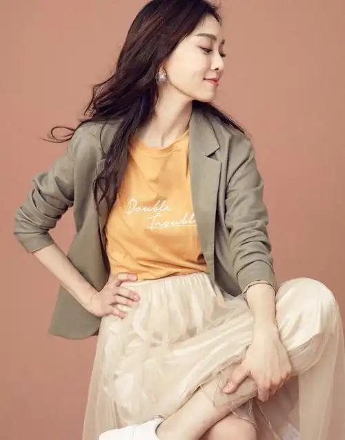 范玮琪初夏写真曝光清新明媚_好身材