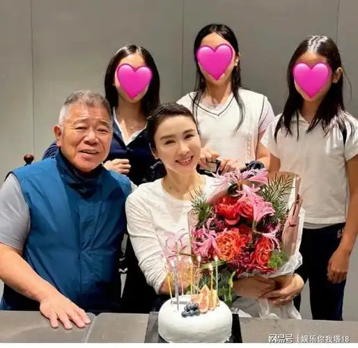 黎姿庆祝15周年婚庆和老公甜蜜同框