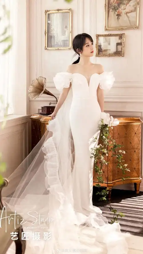 杨紫白色婚纱大片