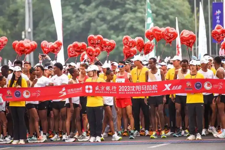 盛京银行2023沈阳马拉松完赛,中国选手打破赛会记录~_赛事_体育_健身