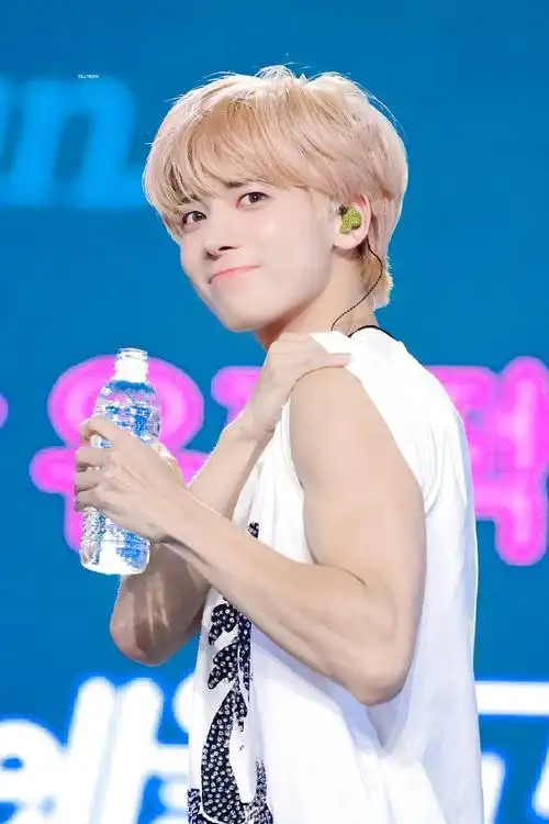 姜太显超话92#姜太显饭心活力素#【 饭拍 hq