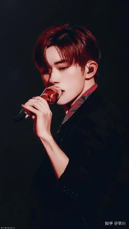 易烊千玺有哪些出圈神图? - 知乎