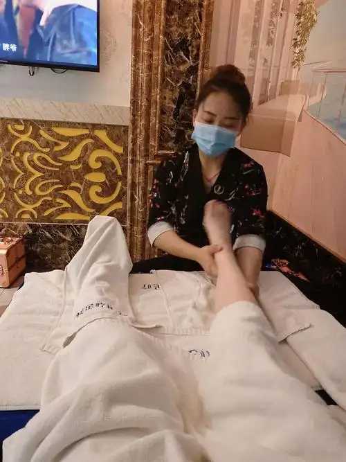 女技师坚信是爱情|小慧|足疗店|足浴店_网易订阅