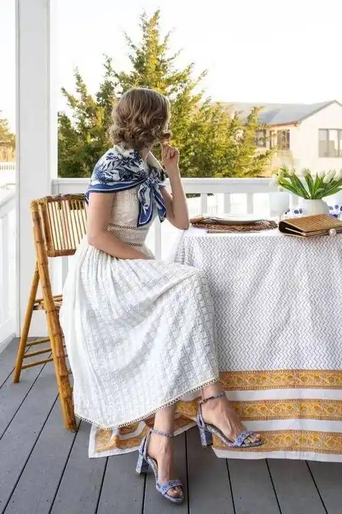 原创你真的会搭配丝巾吗有品位有气质的女性都喜欢这样搭配丝巾