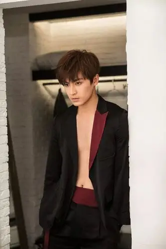 他就是新生代男神高泰宇性格与角色演绎最大的反差萌亦或是似邪魅狂娟