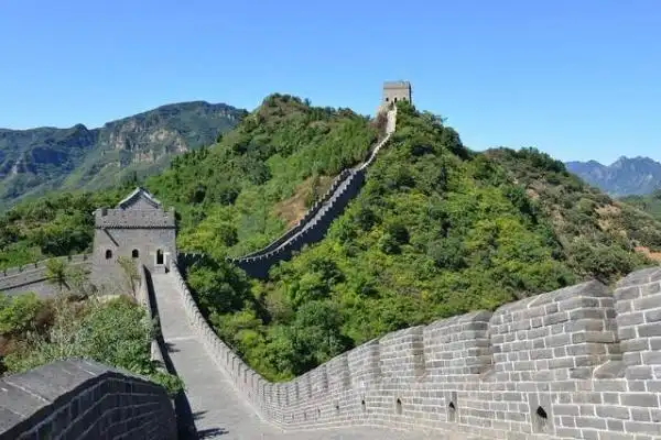 地球上最具代表性的人类建筑中国长城为何屹立千年不倒