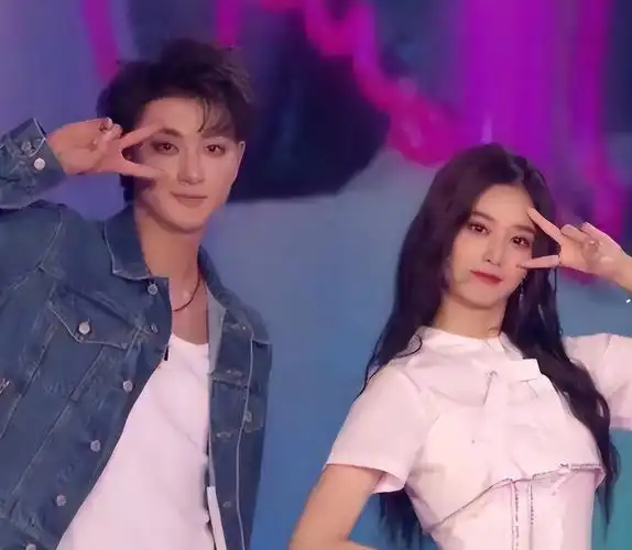 黄子韬与绯闻女友再次被拍,否认与员工恋爱,是真男人还是假担当