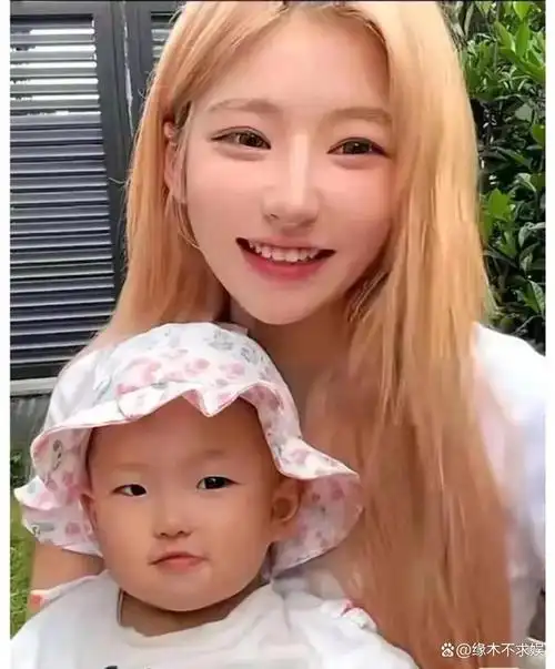 王思聪黄一鸣牵手照曝光,黄一鸣挺大孕肚,仔细挑选母婴用品!