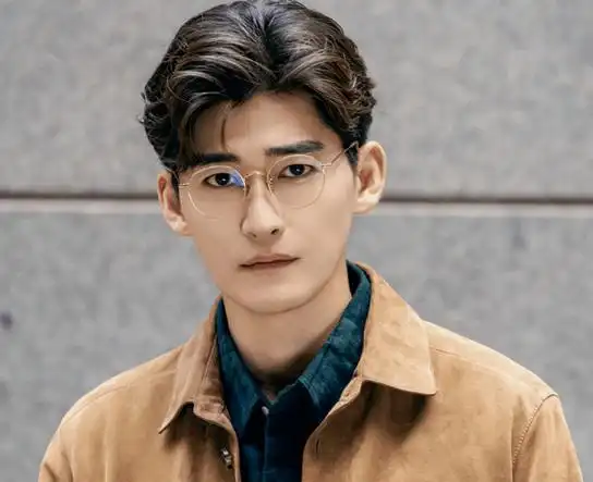 李易峰直播带货复出?张翰傍上许晴了?杨洋被前女友撕渣男?