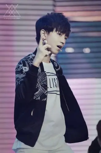 tfboys王俊凯 2015.1.15微博之夜 cr logo