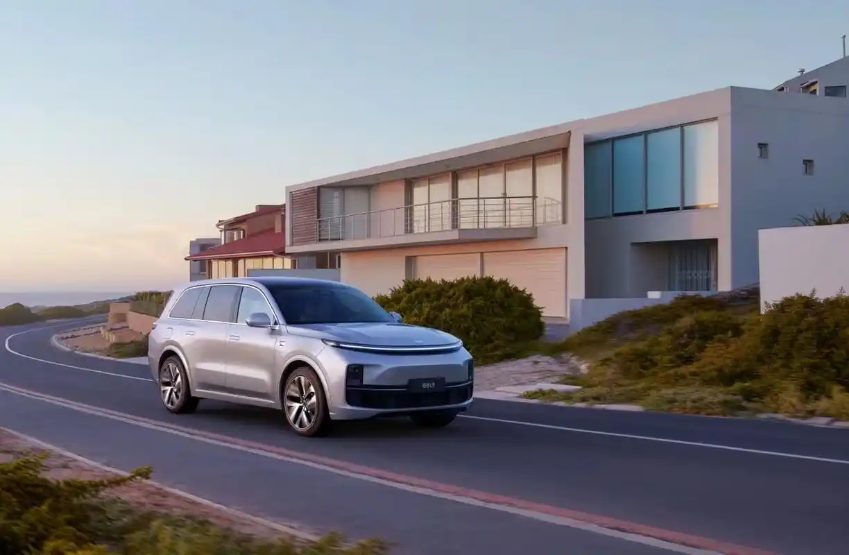 8月3日,理想汽车正式发布理想l9 pro,全国统一零售价42.98万元.