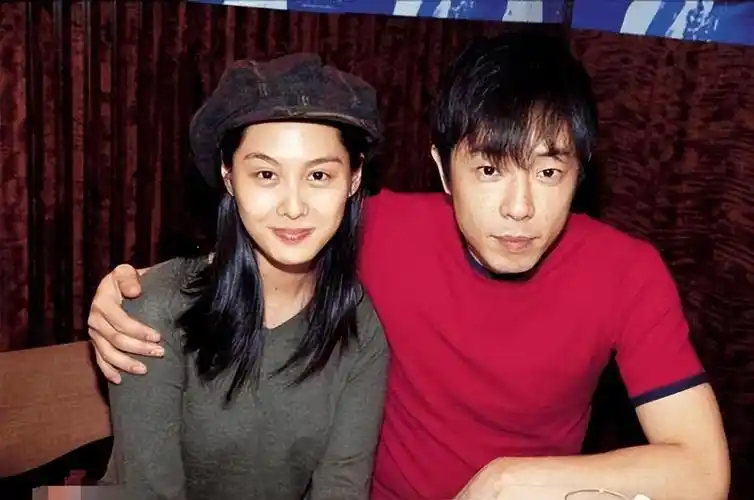 回顾朱茵离开周星驰下嫁黄贯中住破屋开破车却羡慕哭千万人