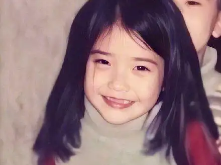 脸圆嘟嘟,孙艺珍的笑容也太甜美了吧|宋慧乔|全智贤|童年照_网易订阅