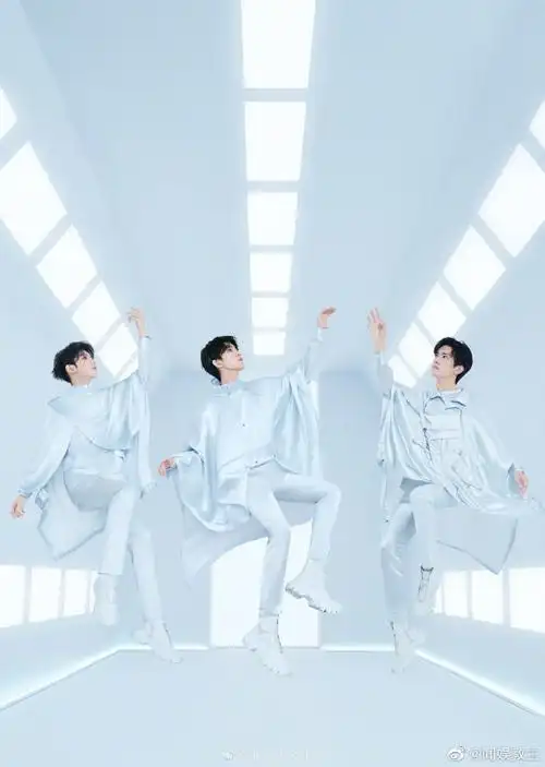 tfboys演唱会造型#身披斗篷的黑色骑士阳光帅气的摩托少年优雅趣值哪