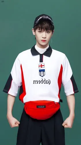 黄明昊,2002年2月19日出生于浙江温州,中国内地男歌手.