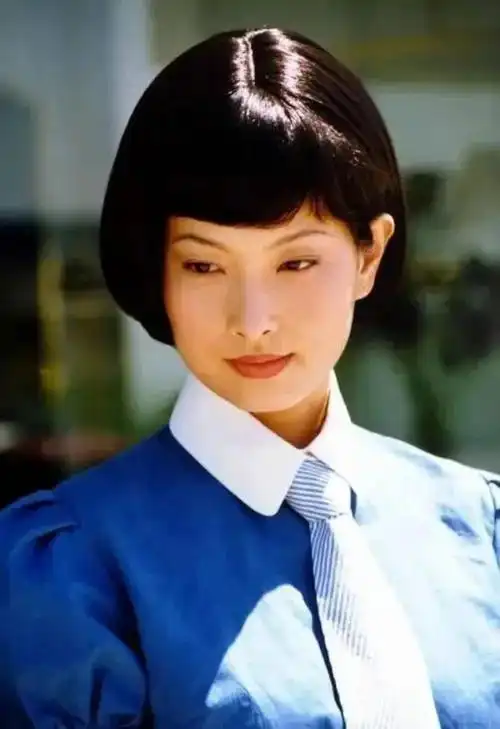 演员刘茜生的极美,具有香港美人的复古之态.