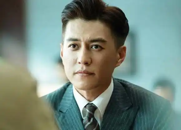 低调多年,靳东妻子原来是我们熟悉的女演员,难怪一直0绯闻