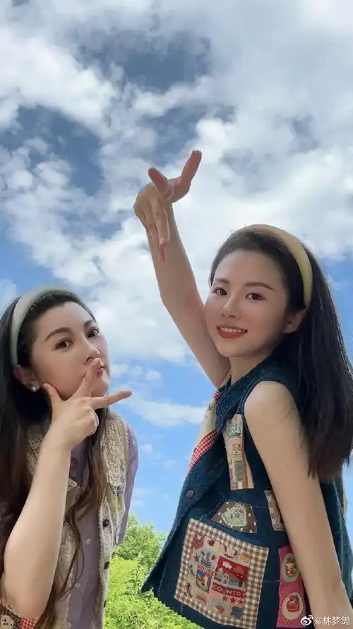 姐妹拍照姿势大合集,也适用于情侣出片去旅游不知道怎么双人合照的,快