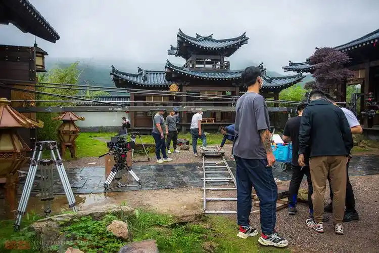探访剧组拍摄现场原来拍戏这么复杂看看这几位演员你认识吗