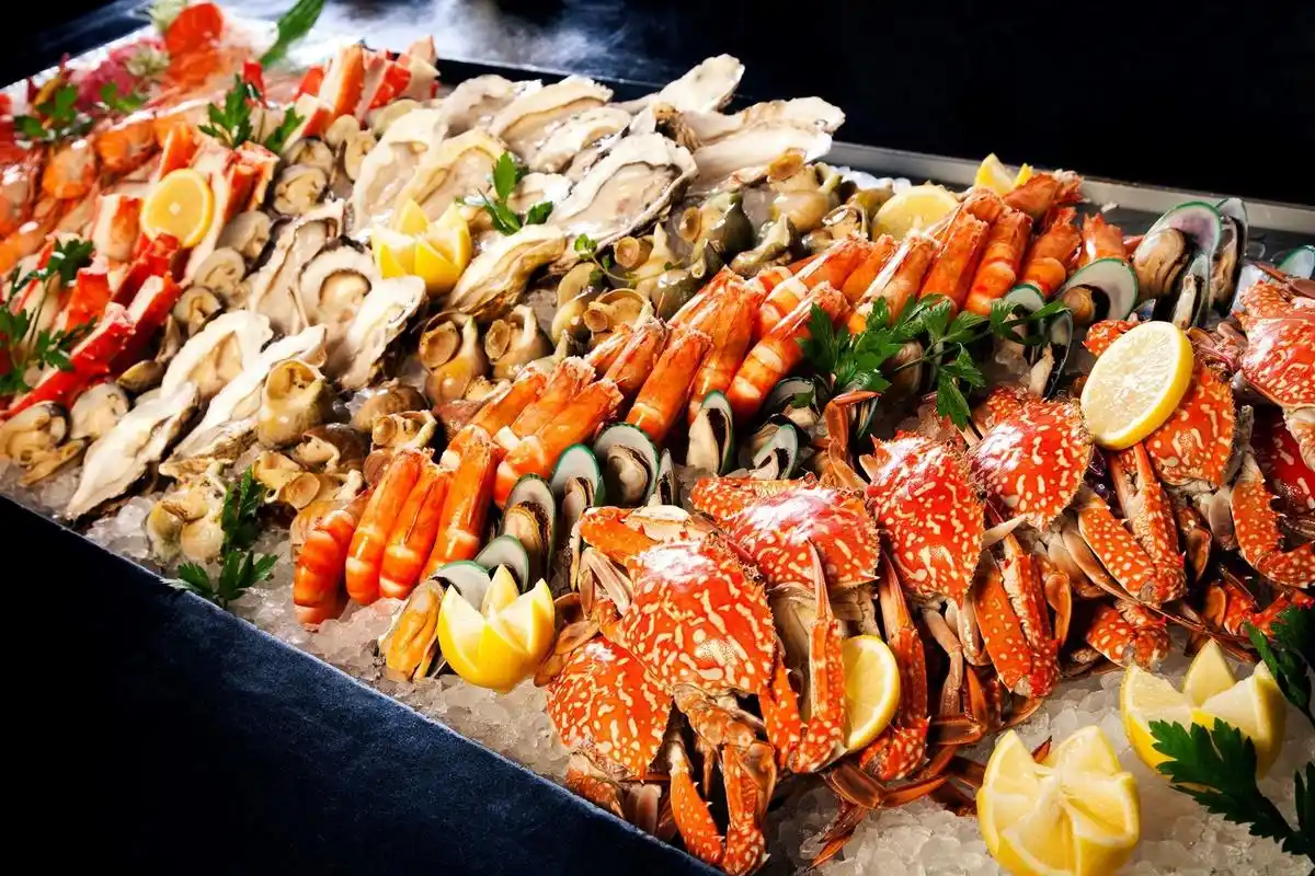 自助餐想吃回本?大闸蟹往后放