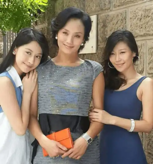 女儿是奥运冠军,55岁的她才是真正人生赢家_李颖_孩子_张翰