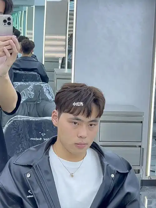 款气垫烫发型男生韩式发型男士气垫烫男士纹理烫男士钢夹烫适合脸型