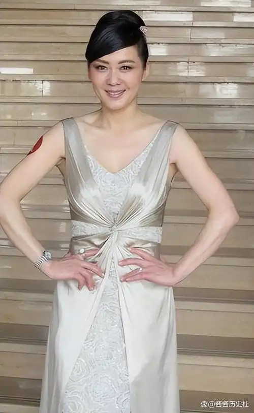 李琳被前夫一巴掌扇到离婚二婚嫁世界冠军今生活幸福滋润