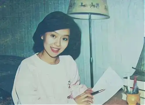 55岁鞠萍姐姐近照,身材发福双下巴明显,童年女神也老了?