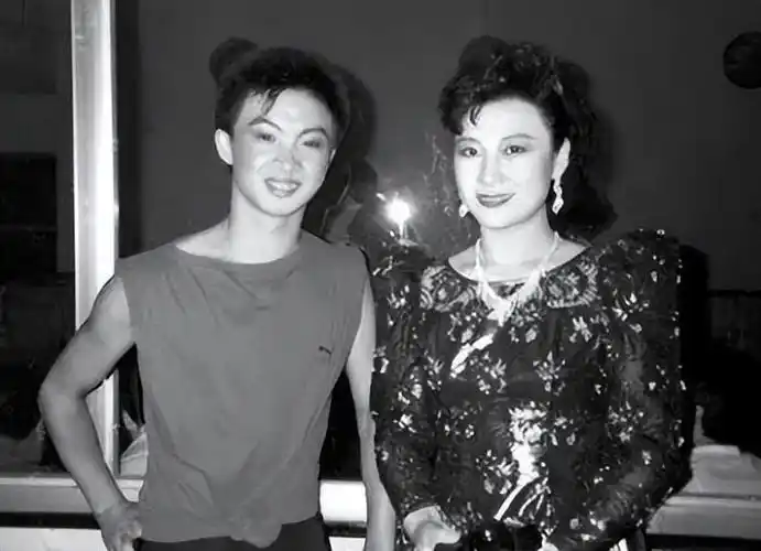 回顾生恩不如养恩金星领养的三个孩子如今长成这样